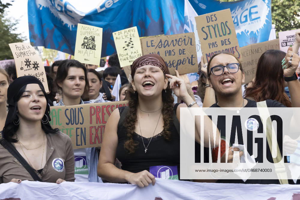 Paris, France October 6, 2026 - Demonstration organized as part of a national day of action launched by high school students. Nationwide student protests and violent school riots have disrupted over 700 secondary schools and led to roughly 5,000 arrests across France. What began in late September 2026 as peaceful blockades in the low-income Paris suburb of Seine-Saint-Denis has rapidly escalated into a major public order crisis for President Emmanuel Macron s government. MANIFESTATION ETUDIANTES, LYCEENS, GREVE, SOCIETE, JEUNES, JEUNESSE, ETUDIANT,