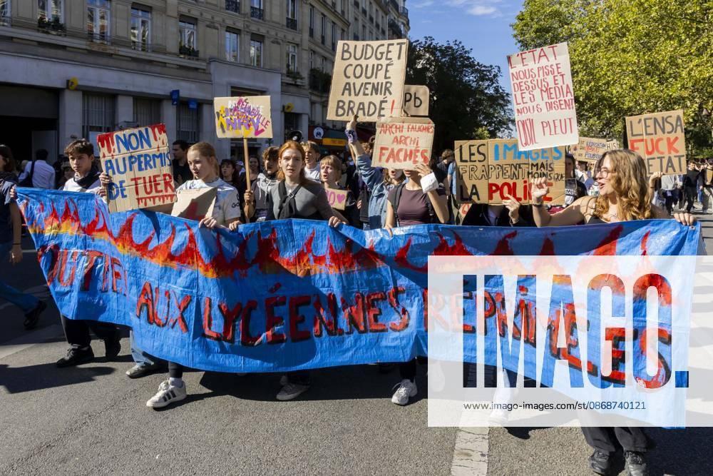 Paris, France October 6, 2026 - Demonstration organized as part of a national day of action launched by high school students. Nationwide student protests and violent school riots have disrupted over 700 secondary schools and led to roughly 5,000 arrests across France. What began in late September 2026 as peaceful blockades in the low-income Paris suburb of Seine-Saint-Denis has rapidly escalated into a major public order crisis for President Emmanuel Macron s government. MANIFESTATION ETUDIANTES, LYCEENS, GREVE, SOCIETE, JEUNES, JEUNESSE, ETUDIANT,