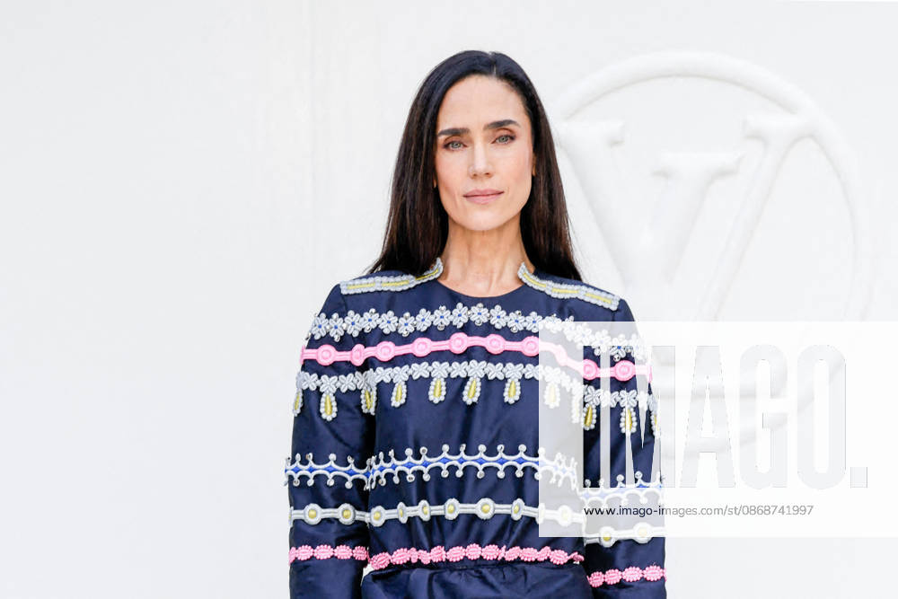 Jennifer Connelly at the photocall for the Louis Vuitton Spring Summer 2027 Women’s Ready-to-Wear collection during Paris Fashion Week (PFW) at the Cité internationale universitaire de Paris, France, on October 6, 2026. Olivier Borde, Bestimage. Photocall at the Louis Vuitton Women’s Ready-to-Wear Spring Summer 2027 show as part of Paris Fashion Week on October 6, 2026, in Paris, France. Paris, France