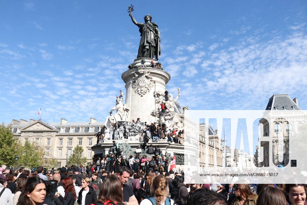 High school and university students protest in Paris PARIS, FRANCE - OCTOBER 6, 2026: Thousands of high school and university students gather at Place de la Republique in Paris, France, on October 6, 2026, during a day of mobilization to protest a lack of resources in the French education system and their study conditions. Teachers, trade unionists and parents also take part in the demonstration. Protesters hold placards and flags as a large police presence is deployed around the demonstration. Umit Donmez Anadolu Paris France. Editorial use only. Please get in touch for any other usage.