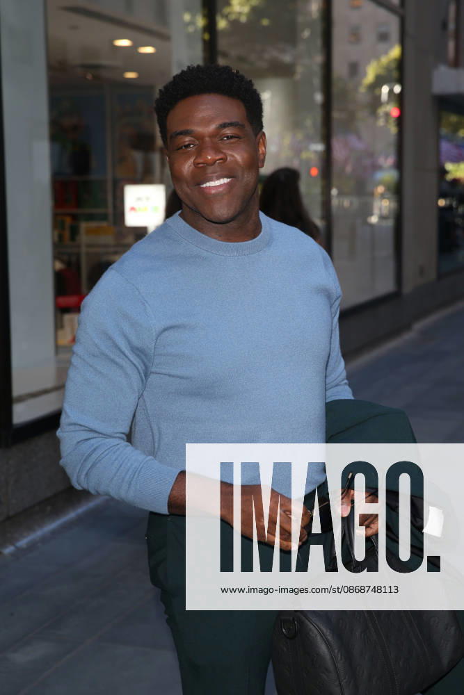SAM RICHARDSON arrives At NBC Studios For ËoeThe Today Show New York USA - ZUMAh16_ 20261006_zaf_h16_075
