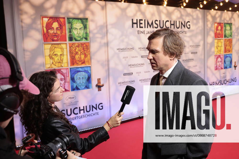 Lars Eidinger attends the premiere of *Heimsuchung: The Beloved* at Kino International on October 6, 2026, in Berlin, Germany. *Heimsuchung: The Beloved* premiere in Berlin, Germany