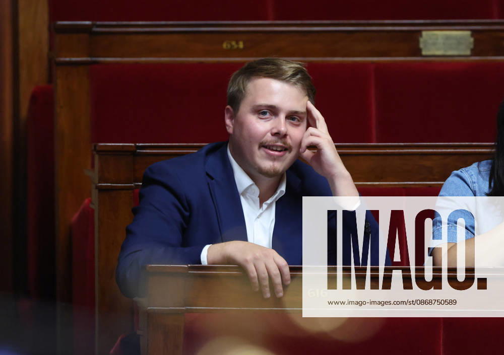 AssembleÌe Nationale - QAG du 6 octobre 2026 Louis Boyard Sà ance des Questions d Actualità s au Gouvernement à l AssembleÌe Nationale à Paris, le 6 octobre 2026. Current Affairs Question Period with the Government at the National Assembly in Paris