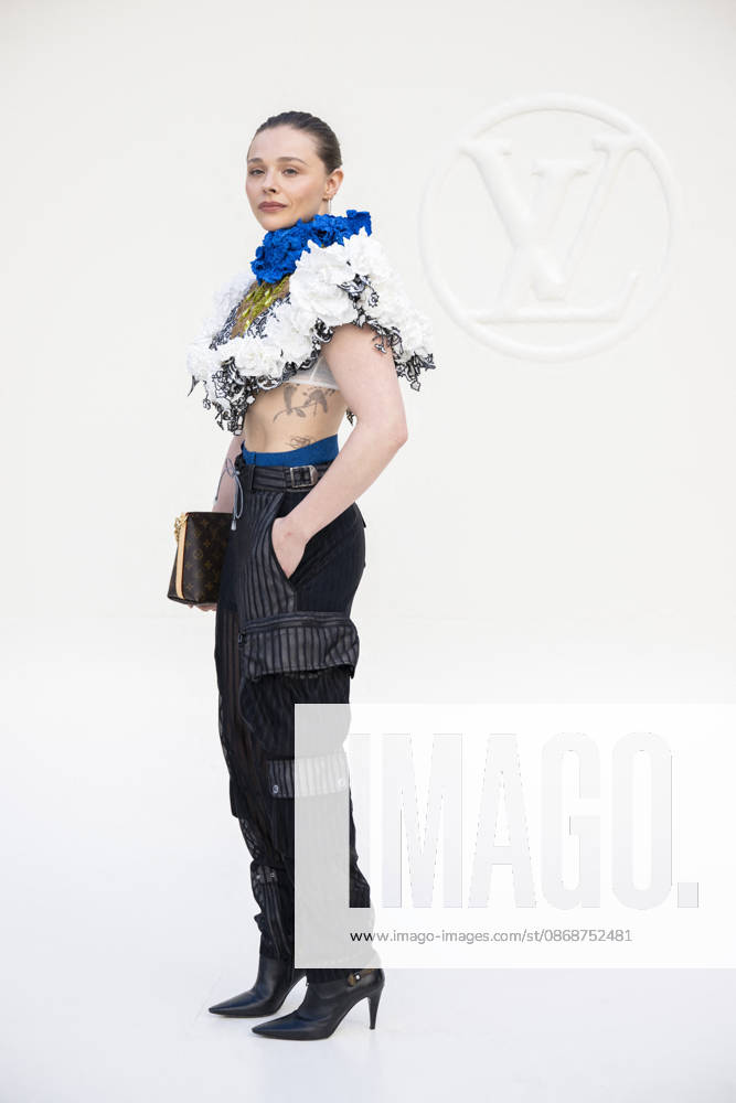Louis Vuitton - Photocall - Paris Fashion Week EB Chloe Grace Moretz attends the Louis Vuitton Womenswear Spring Summer 2027 show as part of Paris Fashion Week on October 06, 2026 in Paris, France. Photo by Eliot Blondet ABACAPRESS.COM Paris France France