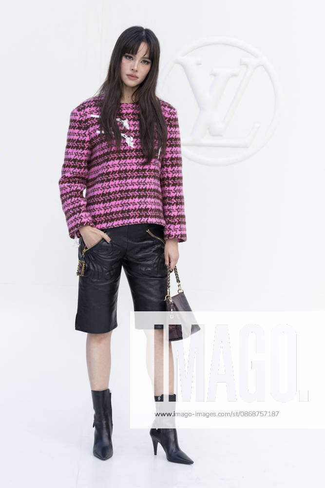 Urassaya Sperbund at the photocall for the Louis Vuitton Women’s Ready-to-Wear Spring Summer 2027 show during Paris Fashion Week (PFW) at the Cité internationale universitaire de Paris, France, on October 6, 2026. Olivier Borde, Bestimage. Photocall at the Louis Vuitton Women’s Ready-to-Wear Spring Summer 2027 show as part of Paris Fashion Week on October 6, 2026, in Paris, France.