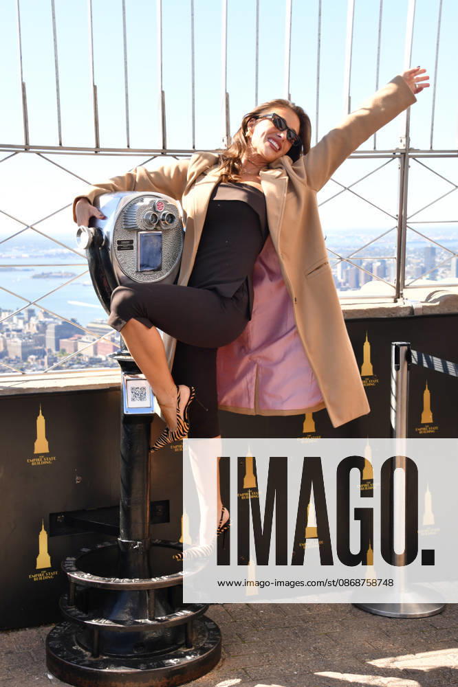 NEW YORK, NY- OCTOBER 6: Jessie James Decker at the Empire State Building to Celebrate the Release of New Cookbook The Secret Sauce: A Family Cookbook Seasoned with Love on October 6, 2026 in New York City. Credit: AdMedia New York City USA - ZUMAa123 20261006_zaa_a123_004