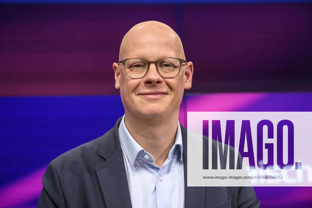 Pictured, from left: Matthias Deiß, ARD, Germany, Berlin, studio, guest on Maischberger, political talk show, TV, program, with host Sandra Maischberger, Das Erste, from Studio 20 in Adlershof, October 6, 2026,
