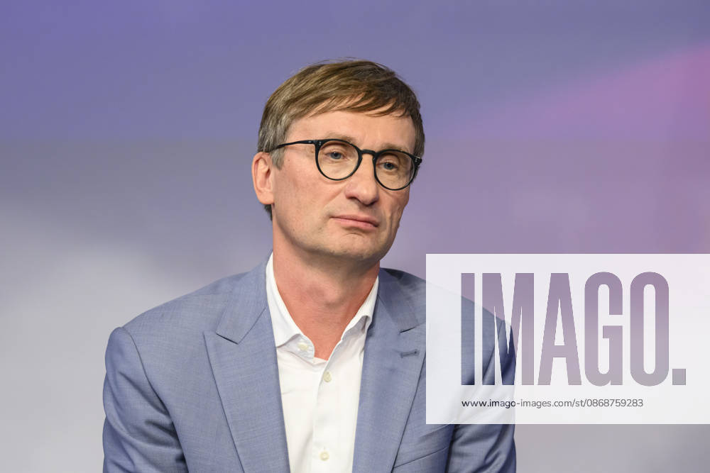 Pictured, from left: Sönke Neitzel, military historian, GER, Berlin, studio, guest on Maischberger, political talk show, TV, program, with host Sandra Maischberger, Das Erste, from Studio 20 in Adlershof, October 6, 2026,