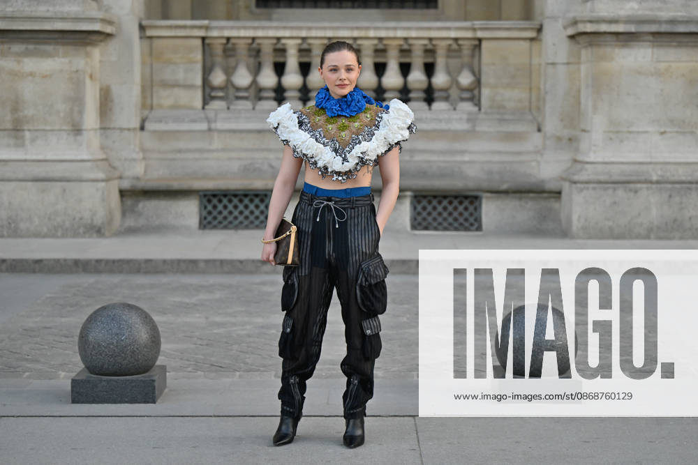 PFW Louis Vuitton Outside Arrivals Chloe Grace Moretz arriving at Louis Vuitton show during Paris Fashion Week, in Paris, France on 6 October 2026. Photo by Julien Reynaud APS-Medias ABACAPRESS.COM Paris France