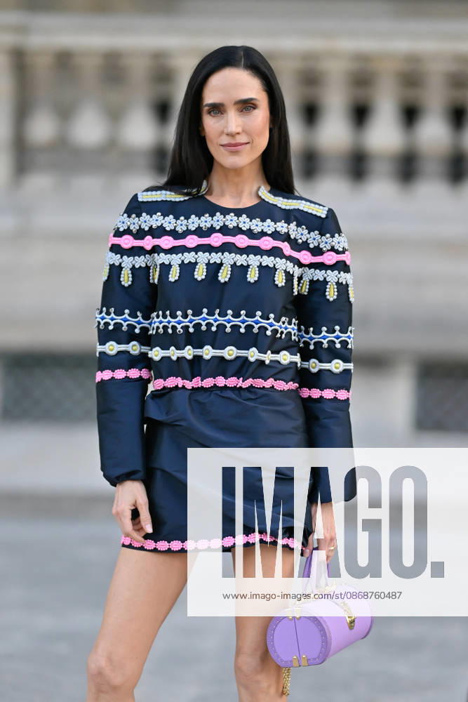 PFW Louis Vuitton Outside Arrivals Jennifer Connelly arriving at Louis Vuitton show during Paris Fashion Week, in Paris, France on 6 October 2026. Photo by Julien Reynaud APS-Medias ABACAPRESS.COM Paris France