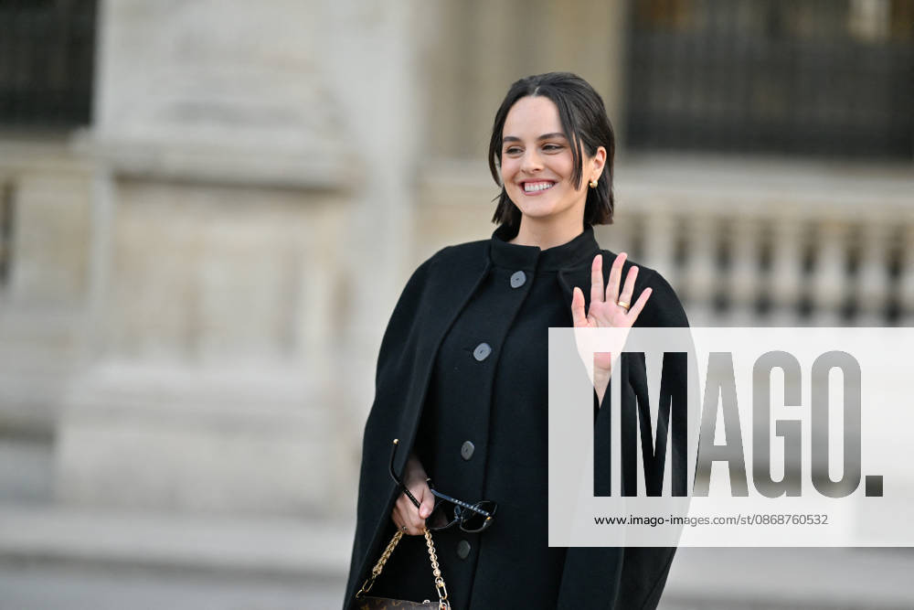 PFW Louis Vuitton Outside Arrivals Noemie Merlant arriving at Louis Vuitton show during Paris Fashion Week, in Paris, France on 6 October 2026. Photo by Julien Reynaud APS-Medias ABACAPRESS.COM Paris France