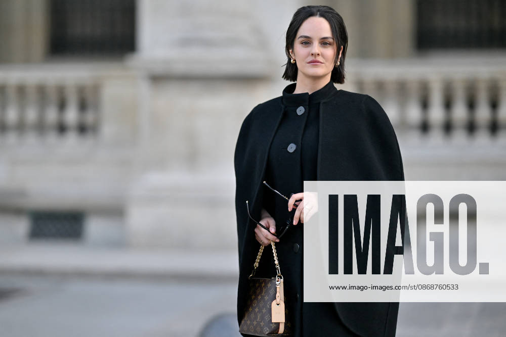 PFW Louis Vuitton Outside Arrivals Noemie Merlant arriving at Louis Vuitton show during Paris Fashion Week, in Paris, France on 6 October 2026. Photo by Julien Reynaud APS-Medias ABACAPRESS.COM Paris France