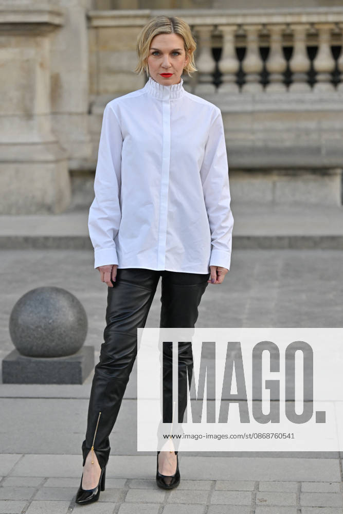 PFW Louis Vuitton Outside Arrivals Rhea Seehorn arriving at Louis Vuitton show during Paris Fashion Week, in Paris, France on 6 October 2026. Photo by Julien Reynaud APS-Medias ABACAPRESS.COM Paris France