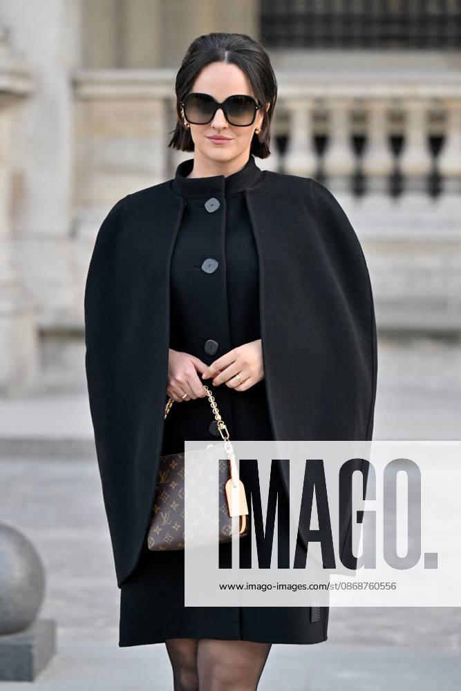 PFW Louis Vuitton Outside Arrivals Noemie Merlant arriving at Louis Vuitton show during Paris Fashion Week, in Paris, France on 6 October 2026. Photo by Julien Reynaud APS-Medias ABACAPRESS.COM Paris France