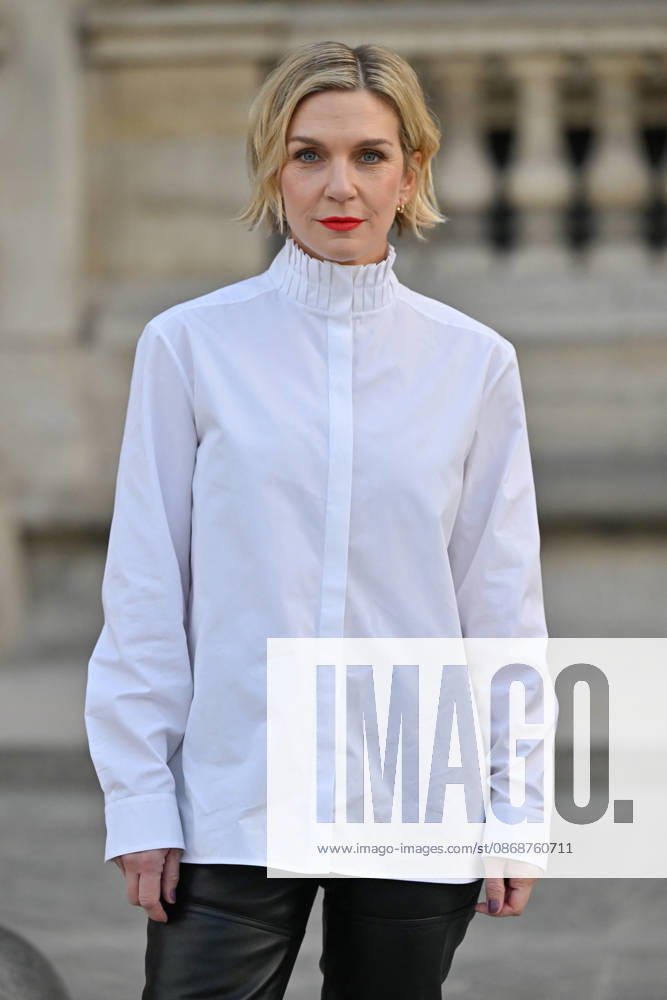 PFW Louis Vuitton Outside Arrivals Rhea Seehorn arriving at Louis Vuitton show during Paris Fashion Week, in Paris, France on 6 October 2026. Photo by Julien Reynaud APS-Medias ABACAPRESS.COM Paris France