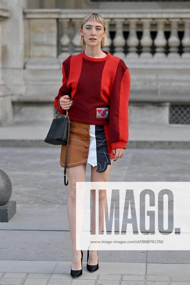 PFW Louis Vuitton Outside Arrivals Saoirse Ronan arriving at Louis Vuitton show during Paris Fashion Week, in Paris, France on 6 October 2026. Photo by Julien Reynaud APS-Medias ABACAPRESS.COM Paris France