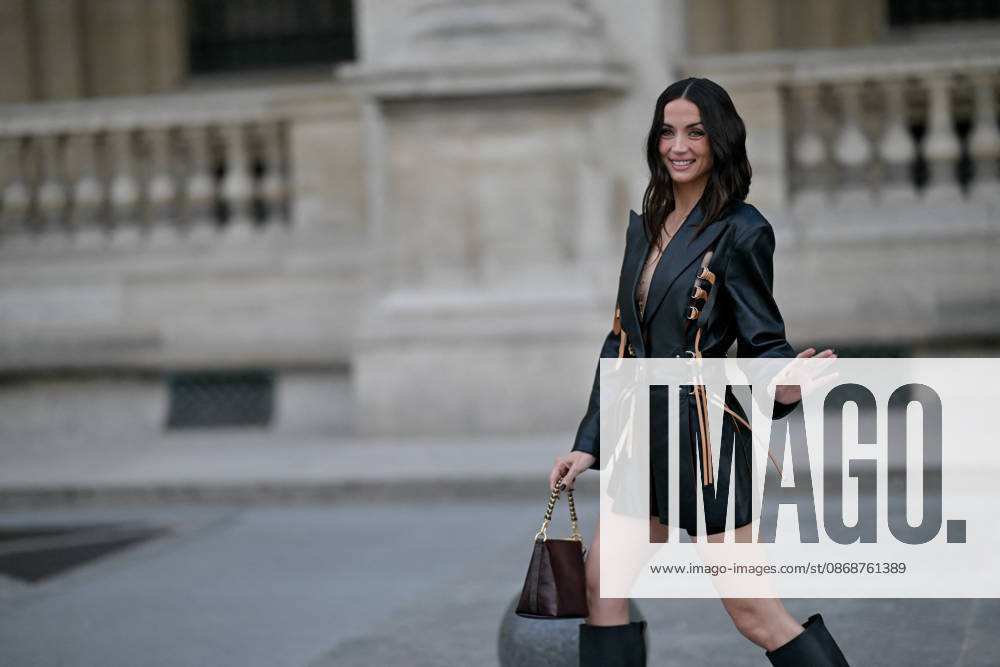 PFW Louis Vuitton Outside Arrivals Ana de Armas arriving at Louis Vuitton show during Paris Fashion Week, in Paris, France on 6 October 2026. Photo by Julien Reynaud APS-Medias ABACAPRESS.COM Paris France