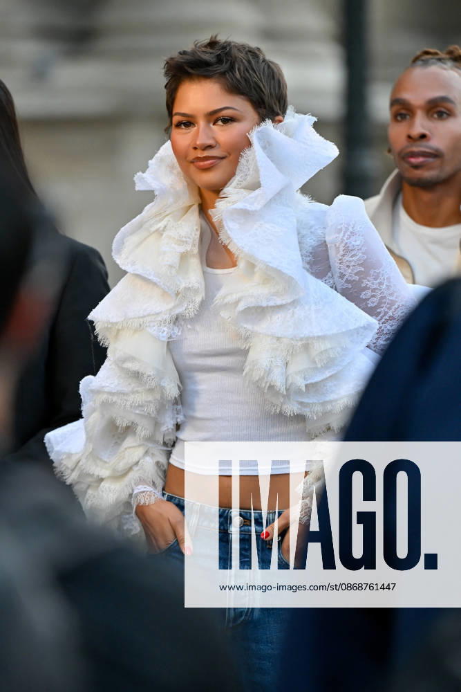 PFW Louis Vuitton Outside Arrivals Zendaya arriving at Louis Vuitton show during Paris Fashion Week, in Paris, France on 6 October 2026. Photo by Julien Reynaud APS-Medias ABACAPRESS.COM Paris France