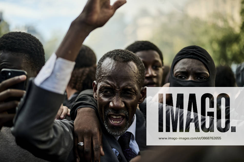 Saint-Denis Mayor Bally Bagayoko trying to call for calm, during high school students protest in Paris, on October 6, 2026. - 06 10 2026 - France Ile-de-France (region) Paris - AntoninxBuratx Pictorium LePictorium_0342079