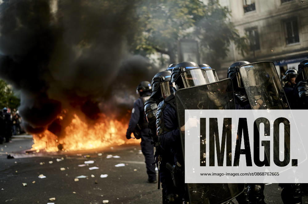 Tensions on the edge of the high school students protest in Paris, on October 6, 2026. - 06 10 2026 - France Ile-de-France (region) Paris - AntoninxBuratx Pictorium LePictorium_0342090