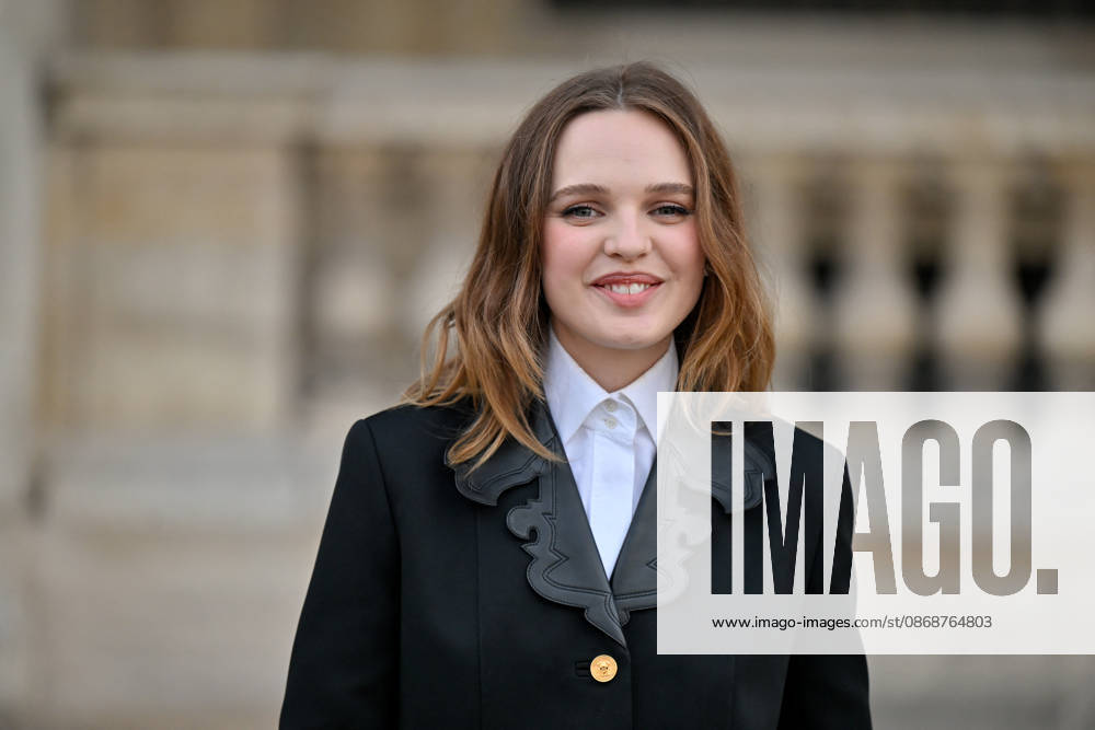 PFW Louis Vuitton Outside Arrivals Odessa Young arriving at Louis Vuitton show during Paris Fashion Week, in Paris, France on 6 October 2026. Photo by Julien Reynaud APS-Medias ABACAPRESS.COM Paris France
