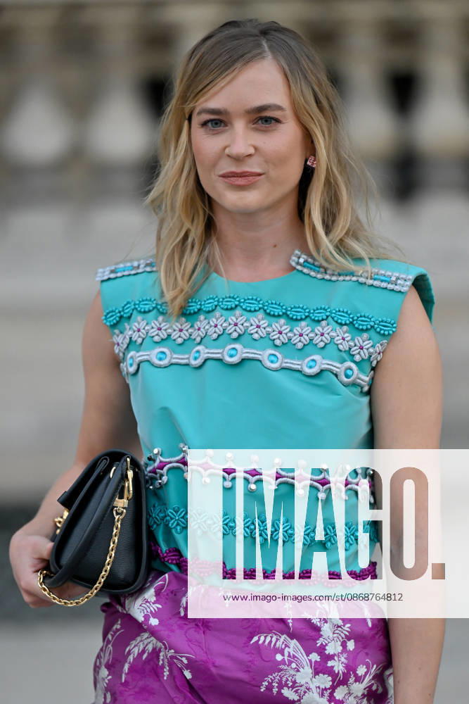 PFW Louis Vuitton Outside Arrivals Jeanne Goursaud arriving at Louis Vuitton show during Paris Fashion Week, in Paris, France on 6 October 2026. Photo by Julien Reynaud APS-Medias ABACAPRESS.COM Paris France