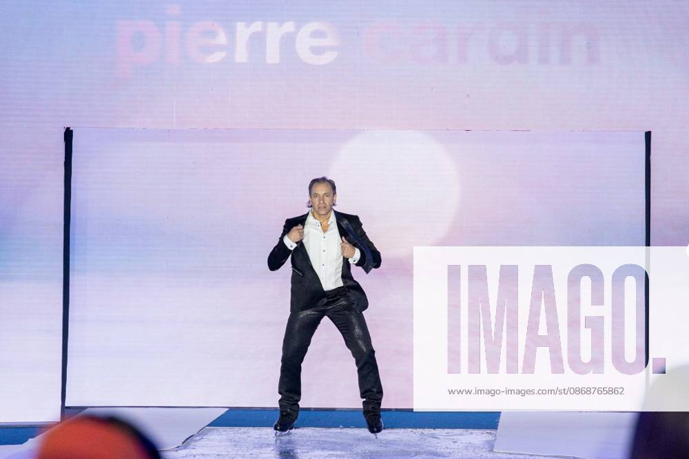 PFW Pierre Cardin Runway NB Philippe Candeloro at the runway during the Pierre Cardin Womenswear Spring Summer 2027 show at Pailleron ice rink as part of Paris Fashion Week on October 06, 2026 in Paris, France. Photo by Nasser Berzane ABACAPRESS.COM Paris France