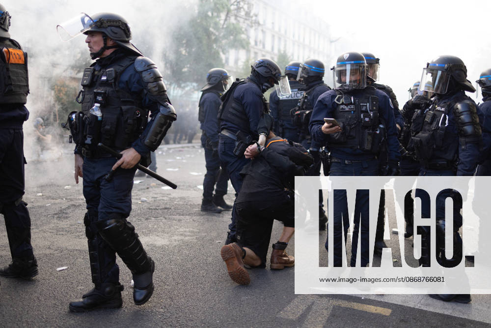 Student Demonstration - Paris RL Police forces arrest a protester. Police forces and protesters clashes on the place de la nation on the sidelines of the students protest against the current state of public education, once again, on October 6, 2026, in Paris, France. They demand more resources for the national education system, and raise against the far right party - le Rassemblement National. Photo by Raphael Lafargue ABACAPRESS.COM Paris France