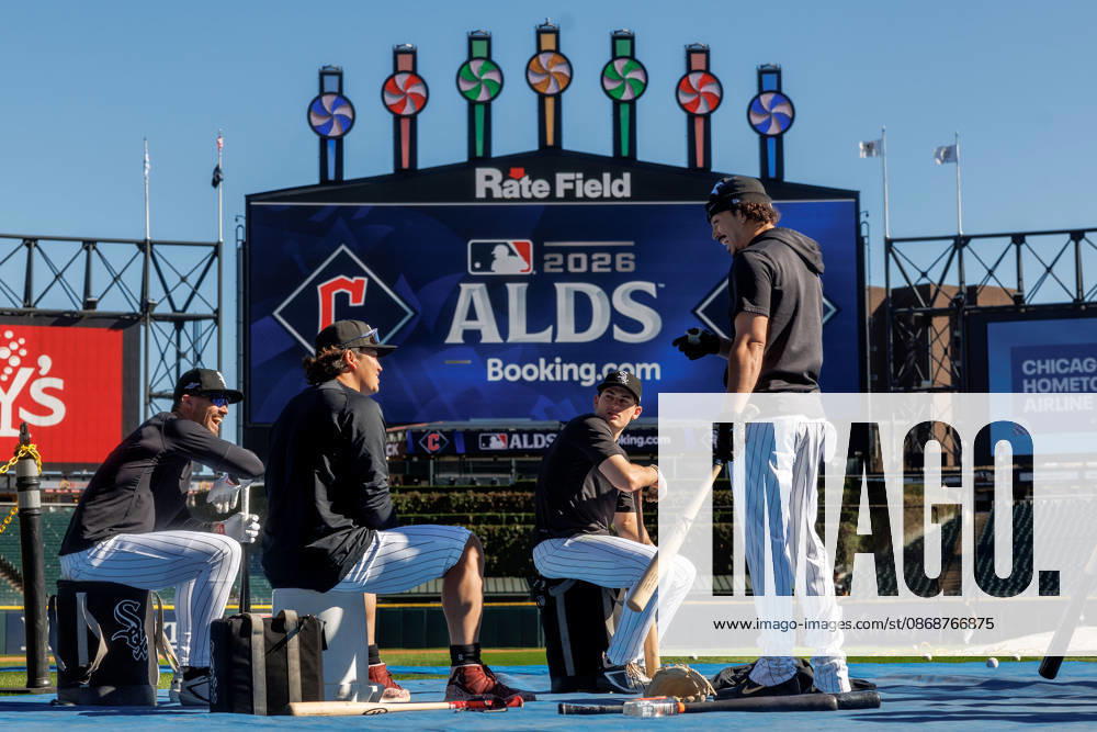 Chicago, Il - Illinois, USA - United States: Chicago White Sox players Brenton Doyle, Munetaka Murakami, Sam Antonacci and Miguel Vargas talk on the field during a workout at Rate Field on Tuesday, Oct. 6, 2026, in Chicago. Chicago USA - United States - ZUMAm67_ 20261006_zaf_m67_004
