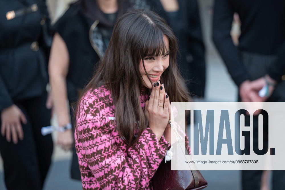 PFW - Louis Vuitton Front Row - Paris Urassaya Sperbund poses as she arrives ahead of the Louis Vuitton Women s Spring Summer 2027 collection fashion show as part of the Paris Fashion Week, in Paris, France on October 6, 2026. Photo by Alexis Jumeau ABACAPRESS.COM Paris France