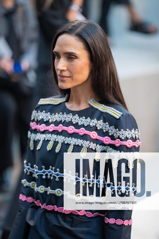 PFW - Louis Vuitton Front Row - Paris Jennifer Connelly poses as she arrives ahead of the Louis Vuitton Women s Spring Summer 2027 collection fashion show as part of the Paris Fashion Week, in Paris, France on October 6, 2026. Photo by Alexis Jumeau ABACAPRESS.COM Paris France