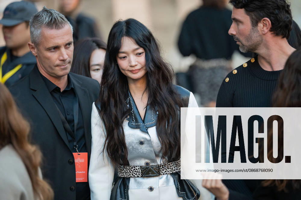PFW - Louis Vuitton Front Row - Paris Shin Min-ah poses as she arrives ahead of the Louis Vuitton Women s Spring Summer 2027 collection fashion show as part of the Paris Fashion Week, in Paris, France on October 6, 2026. Photo by Alexis Jumeau ABACAPRESS.COM Paris France