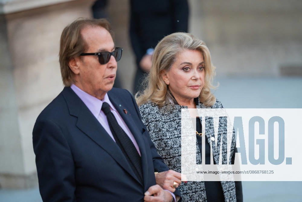 PFW - Louis Vuitton Front Row - Paris Catherine Deneuve poses as she arrives ahead of the Louis Vuitton Women s Spring Summer 2027 collection fashion show as part of the Paris Fashion Week, in Paris, France on October 6, 2026. Photo by Alexis Jumeau ABACAPRESS.COM Paris France