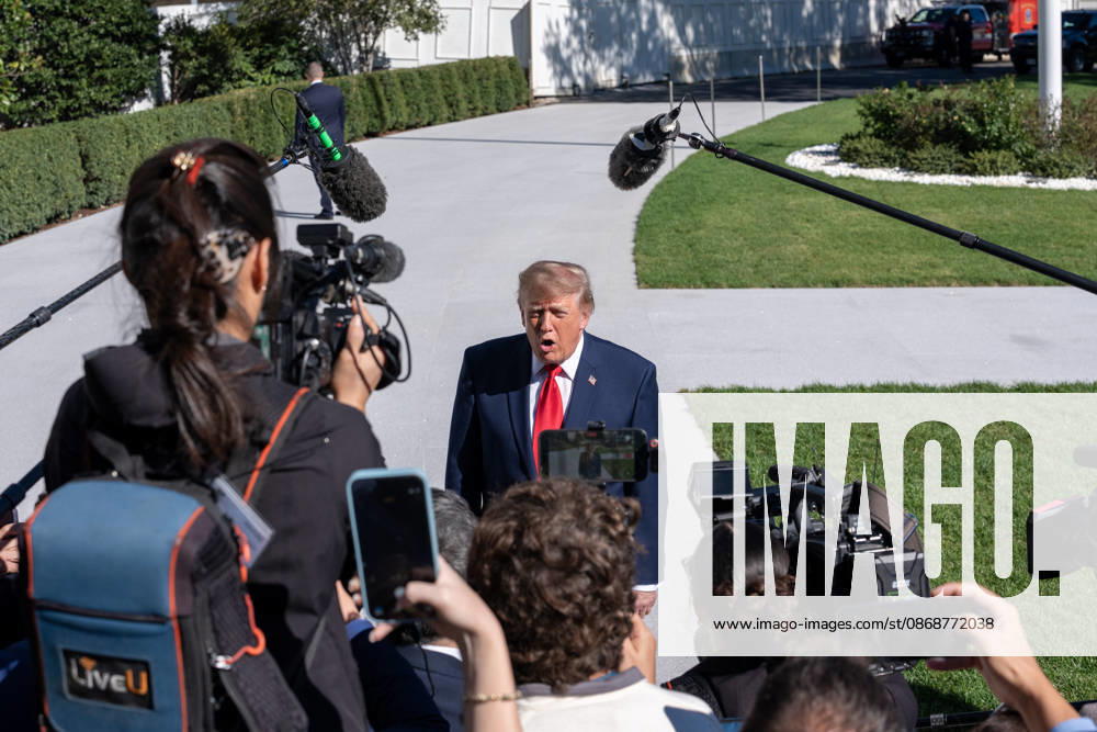 President Donald Trump departs the White House for a trip to Baltimore on October 6, 2026. President Trump was accompanied by Chief of Staff Susie Wiles and Defense Secretary Pete Hegseth. Washington USA - ZUMAl312 20261006_znp_l312_011