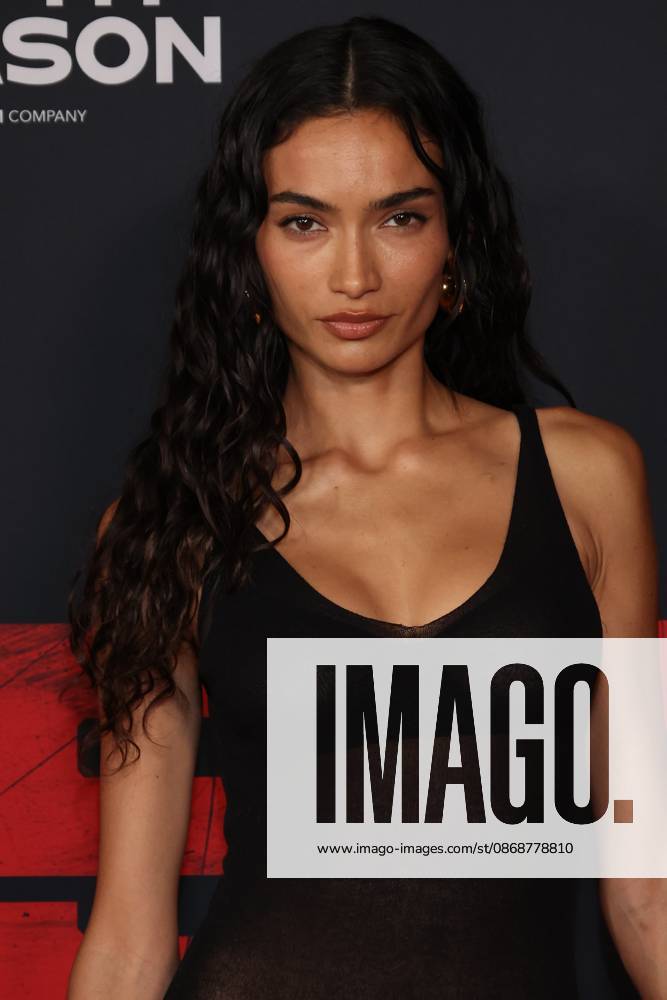 Los Angeles CA Oct 6: Kelly Gale at the film Premiere of The Beast on October6, 2026 Credit: USA - ZUMAa123 20261006_zaa_a123_131