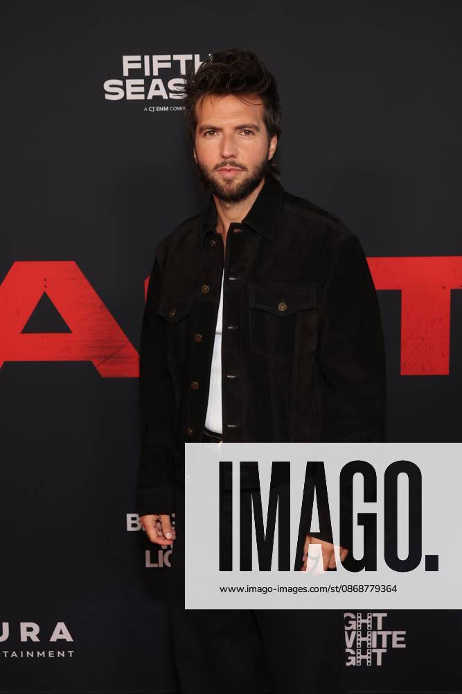 Los Angeles CA Oct 6: Guy Burnet at the film Premiere of The Beast on October6, 2026 Credit: USA - ZUMAa123 20261006_zaa_a123_135