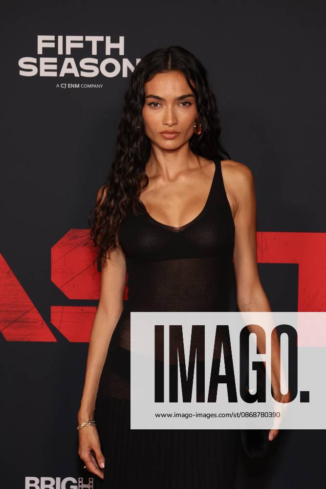 Los Angeles CA Oct 6: Kelly Gale at the film Premiere of The Beast on October6, 2026 Credit: USA - ZUMAa123 20261006_zaa_a123_188