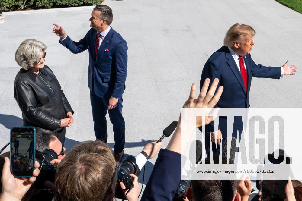 President DONALD TRUMP departs the White House for a trip to Baltimore . President Trump was accompanied by Chief of Staff SUSIE WILES and Defense Secretary PETE HEGSETH. Washington USA - ZUMAl312 20261006_znp_l312_008