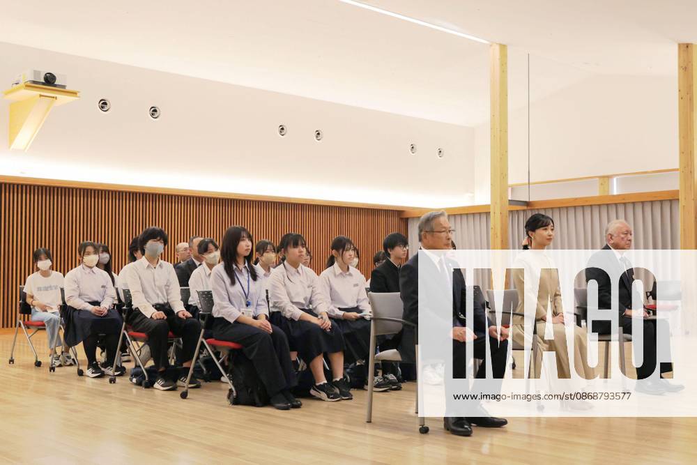 Princess Kako in Kyoto Pref. Japan s Princess Kako watches a Ningyo Joruri traditional puppet theater performance in Kyotamba in Kyoto Prefecture, western Japan, on Oct. 6, 2026. (Pool photo) A14AA0005630340P