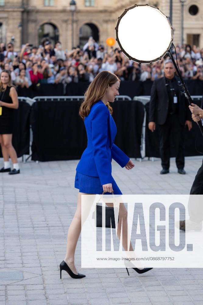 Emma Stone at the Louis Vuitton Women s Ready-to-Wear Spring Summer 2026 Collection fashion show during Paris Fashion Week, October 6, 2026 Florian Lavielle Bestimage Celebrities at the Louis Vuitton Women’s Ready-to-Wear Spring Summer 2026 Collection fashion show during Paris Fashion Week on October 6, 2026, Paris, France
