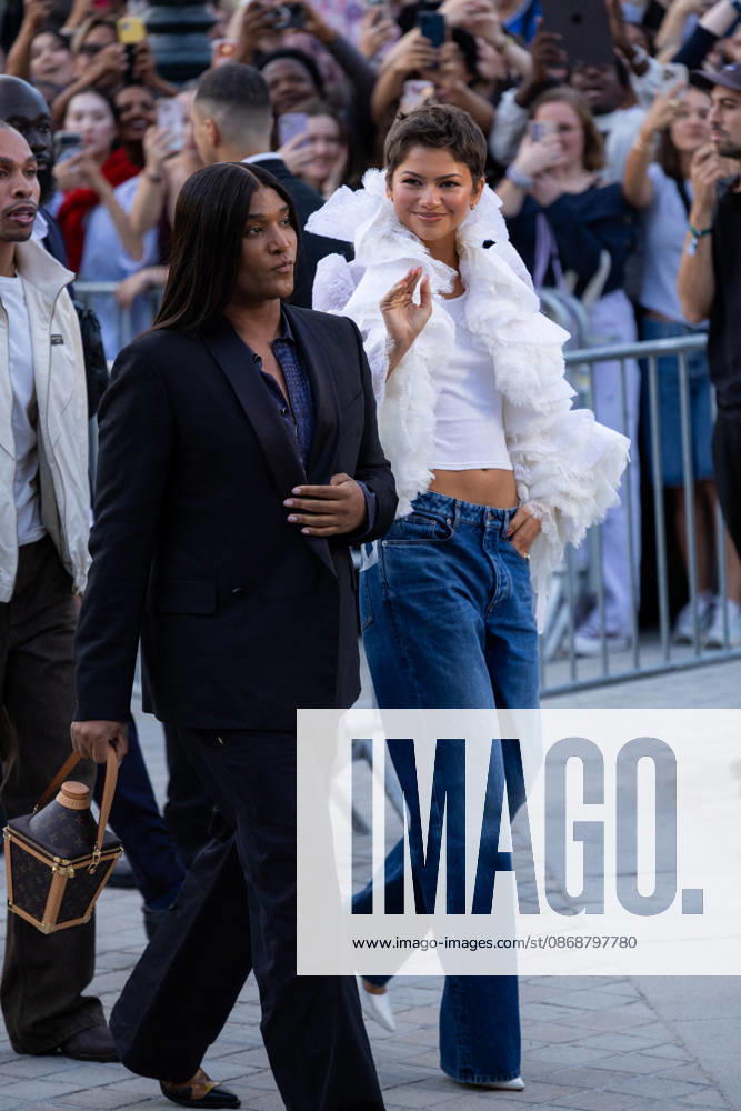 Zendaya and Law Roach at the Louis Vuitton Women s Ready-to-Wear Spring Summer 2026 Collection fashion show during Paris Fashion Week, October 6, 2026 Florian Lavielle Bestimage Celebrities at the Louis Vuitton Women’s Ready-to-Wear Spring Summer 2026 Collection fashion show during Paris Fashion Week on October 6, 2026, Paris, France