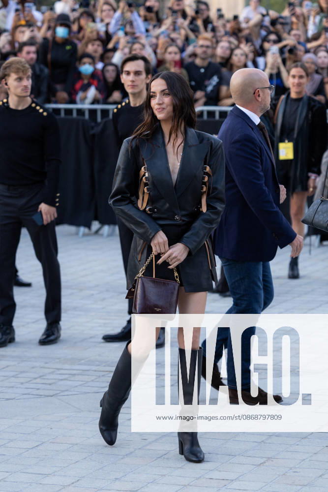 Ana De Armas at the Louis Vuitton Women s Ready-to-Wear Spring Summer 2026 Collection fashion show during Paris Fashion Week, October 6, 2026 Florian Lavielle Bestimage Celebrities at the Louis Vuitton Women’s Ready-to-Wear Spring Summer 2026 Collection fashion show during Paris Fashion Week on October 6, 2026, Paris, France