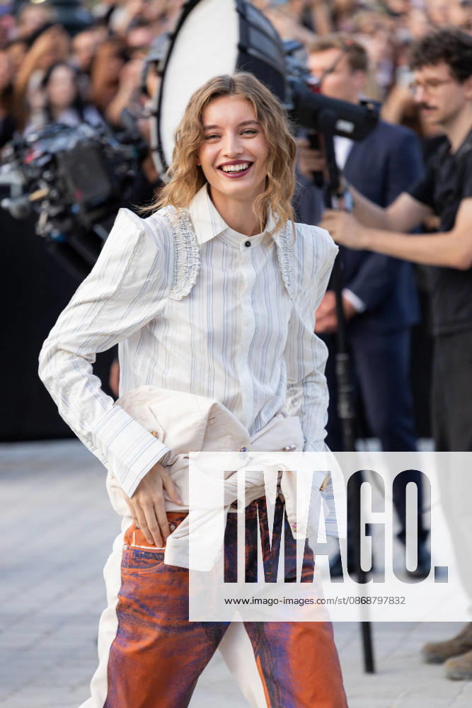 Giulia Maenza at the Louis Vuitton Women s Ready-to-Wear Spring Summer 2026 Collection fashion show during Paris Fashion Week, October 6, 2026 Florian Lavielle Bestimage Celebrities at the Louis Vuitton Women’s Ready-to-Wear Spring Summer 2026 Collection fashion show during Paris Fashion Week on October 6, 2026, Paris, France