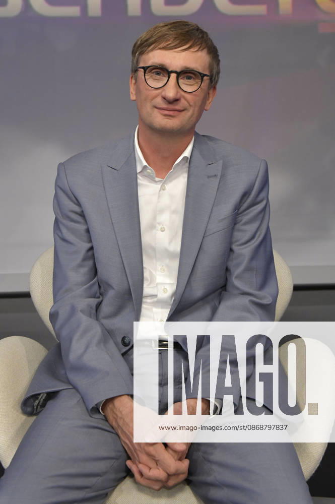 Sönke Neitzel on the ARD talk show *maischberger* at the studio in Berlin-Adlershof, Berlin, October 6, 2026 Foto:xM.xBehrensx xFuturexImagex maischberger0610_6023