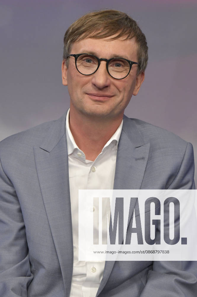 Sönke Neitzel on the ARD talk show *maischberger* at the studio in Berlin-Adlershof, Berlin, October 6, 2026 Foto:xM.xBehrensx xFuturexImagex maischberger0610_6024