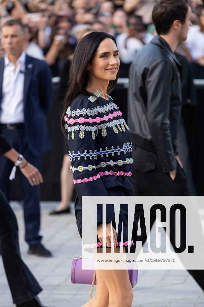 Jennifer Connelly at the Louis Vuitton Women s Ready-to-Wear Spring Summer 2026 Collection fashion show during Paris Fashion Week, October 6, 2026 Florian Lavielle Bestimage Celebrities at the Louis Vuitton Women’s Ready-to-Wear Spring Summer 2026 Collection fashion show during Paris Fashion Week on October 6, 2026, Paris, France