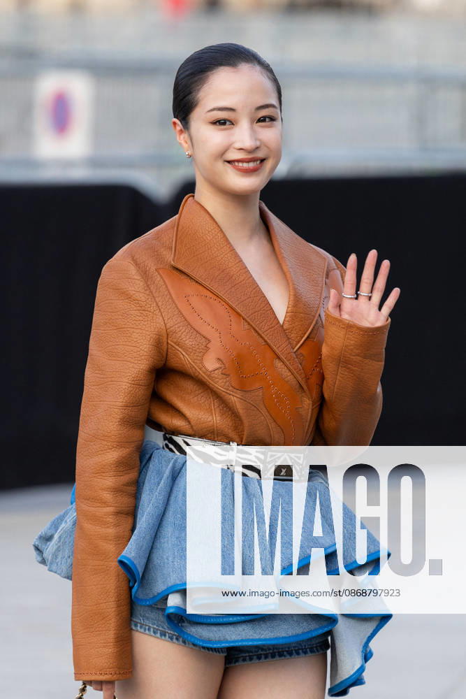 Suzu Hirose at the Louis Vuitton Women s Ready-to-Wear Spring Summer 2026 Collection fashion show during Paris Fashion Week, October 6, 2026 Florian Lavielle Bestimage Celebrities at the Louis Vuitton Women’s Ready-to-Wear Spring Summer 2026 Collection fashion show during Paris Fashion Week on October 6, 2026, Paris, France