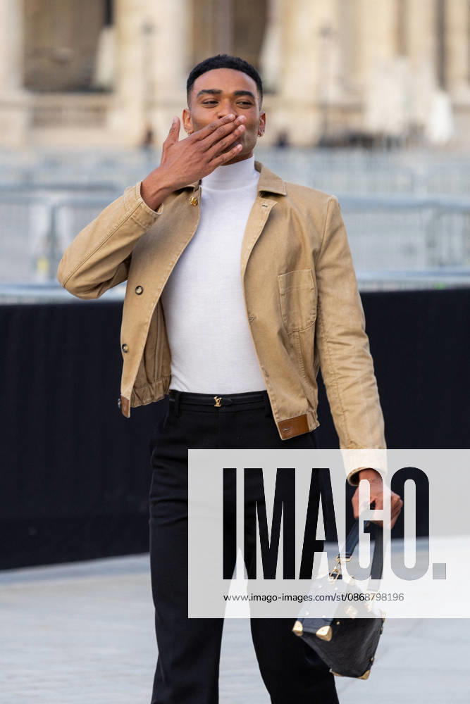 Owen Thiele at the Louis Vuitton Women s Ready-to-Wear Spring Summer 2026 fashion show during Paris Fashion Week, October 6, 2026 Florian Lavielle Bestimage Celebrities at the Louis Vuitton Women’s Ready-to-Wear Spring Summer 2026 Collection fashion show during Paris Fashion Week on October 6, 2026, Paris, France