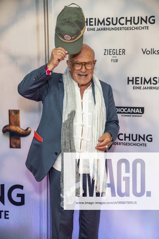ABB HEIMSUCHUNG: Volker Schloendorff walks the red carpet at the German premiere of his film *Heimsuchung* at the Kino International on October 6, 2026, in Berlin, Germany