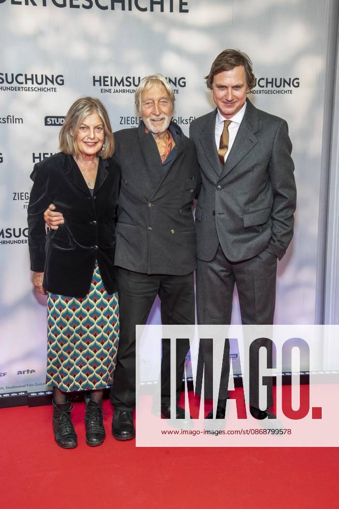 ABB HEIMSUCHUNG: Lars Eidinger walks the red carpet at the German premiere of Volker Schloendorff s film *Heimsuchung* at Kino International on October 6, 2026, in Berlin, Germany